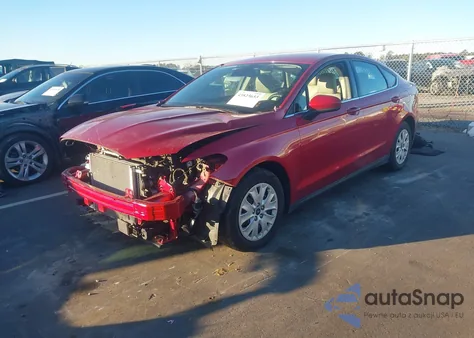 2020 Ford Fusion S z USA, uszkodzony, nr VIN 3FA6P0G71LR159919